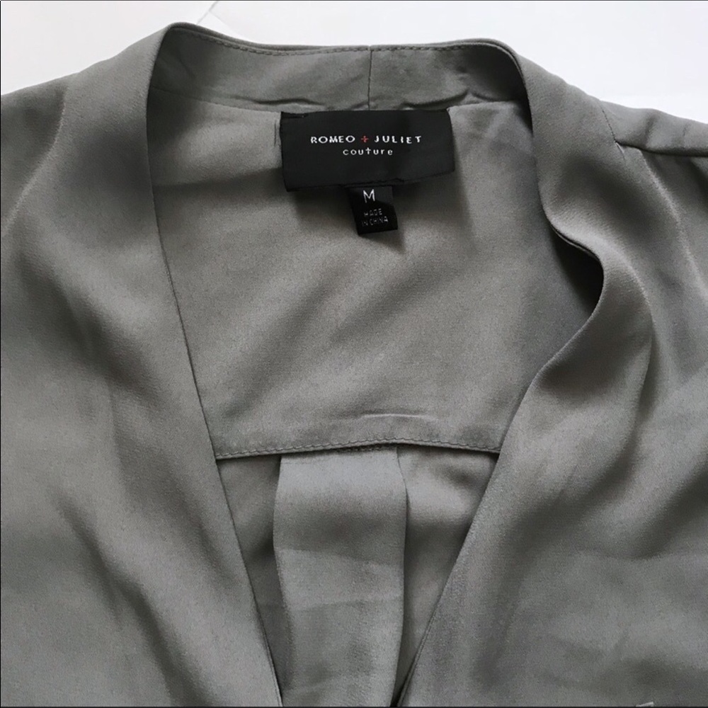 Romeo & Juliet Couture Long Sleeve Top - Picture 2 of 4